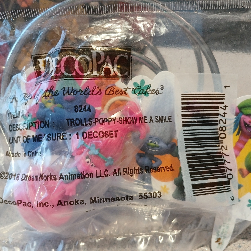 DecoPac Trolls Cake Topper